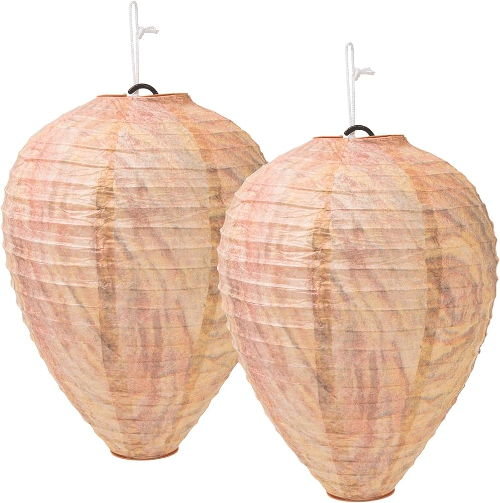 Faux nids de guêpes en vente sur Amazon.